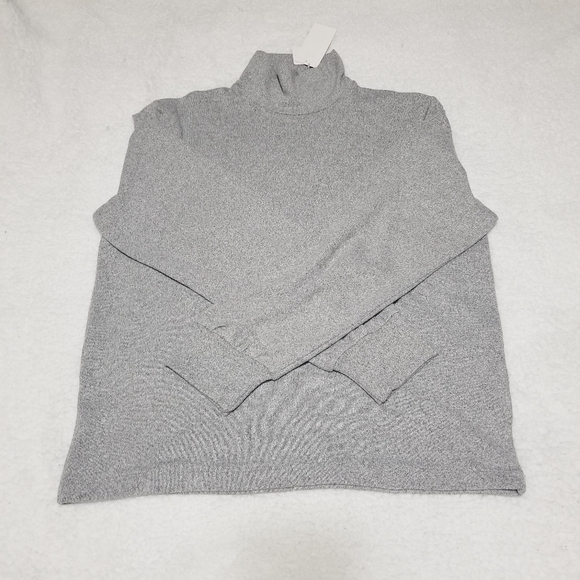 Uniqlo NWT Grey Long Sleeve Turtleneck sold - Picture 3 of 4